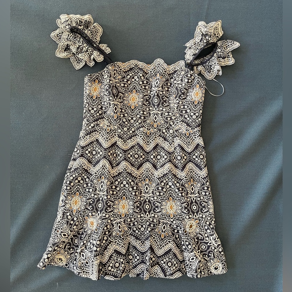 Elliatt Larissa Dress, NWT, size Large